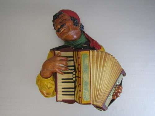Original 1970 Bossons Chalkware Wall Hanging sculpture "Romany Accordion Player", large 23cm x 25cm