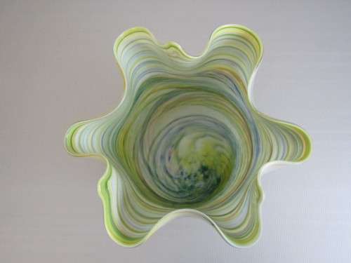 Magnificent original Murano "Handkerchief" art glass Vase in prestine condition, 21cm(d) x 18cm(h)