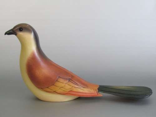 Original Feathers of Knysna hand made limited Figurine of a "Burchells Coucal" 301/2000, 36cm