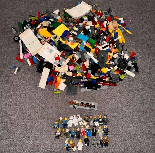 Mixed LEGO pieces