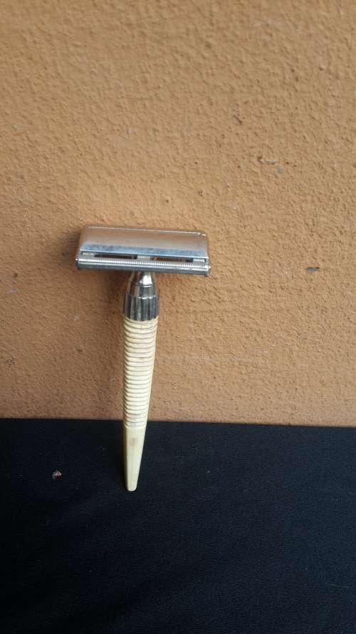 Vintage Men's Razor