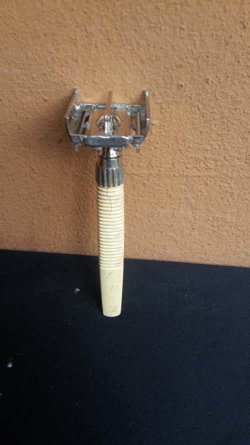 Vintage Men's Razor