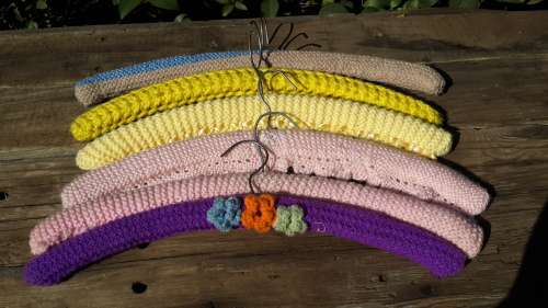 6 knit hangers