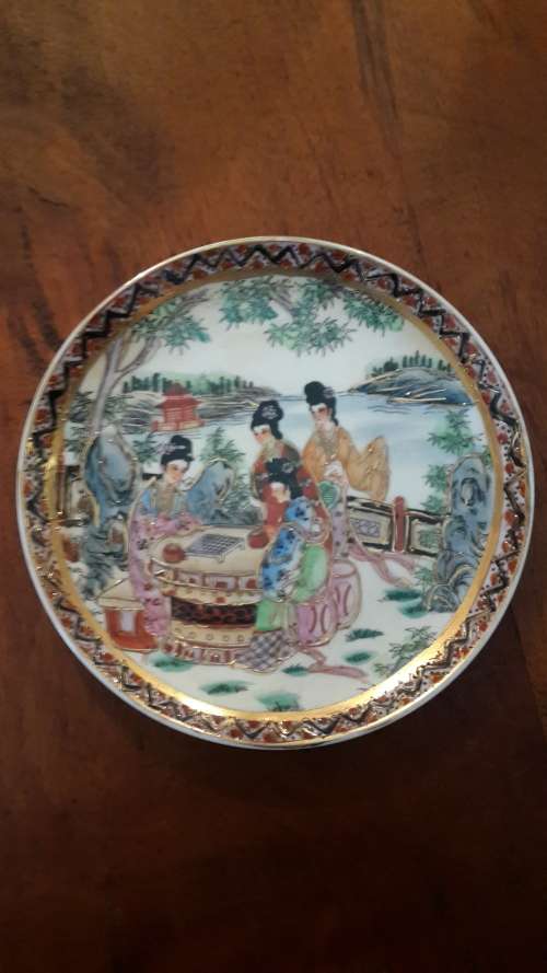 Beautiful Chinese wall plate 16cm diameter