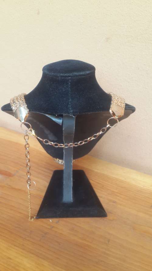 Stunning chain costume necklace