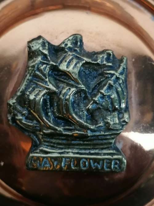 Small Ornamental Mayflower bed warmer wall decal