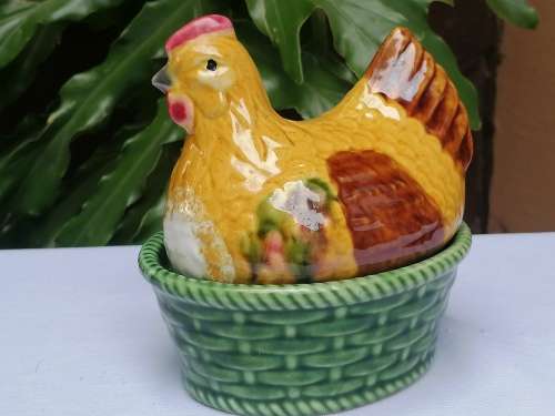 Small Ornamental Hen shaped egg basket