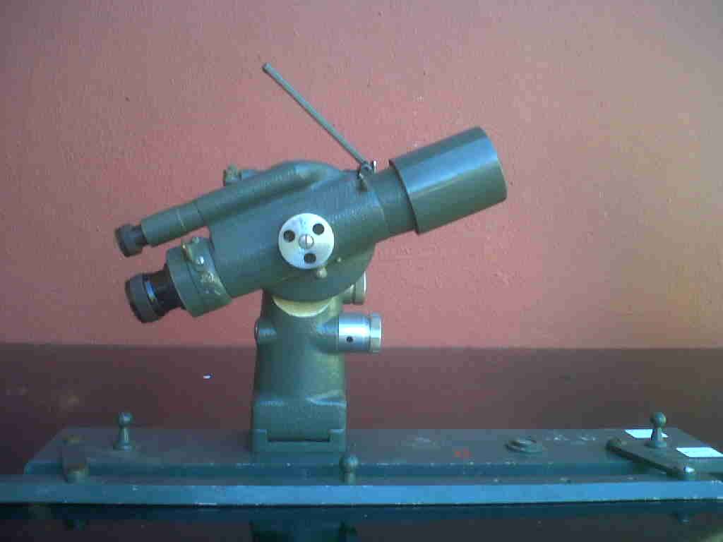 OLD TURRET SURVEY SCOPE WITH LEVEL