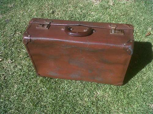 SMALL OLD BROWN SUITCASE