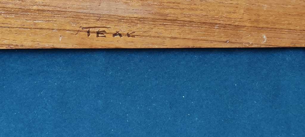 Teak wood Pipe holder