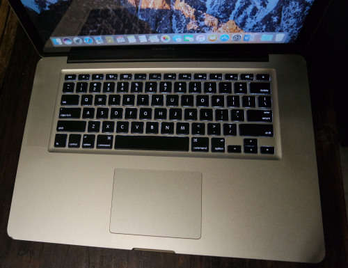 Macbook Pro i7 2.40GHZ, 500GB HDD, 4GB RAM