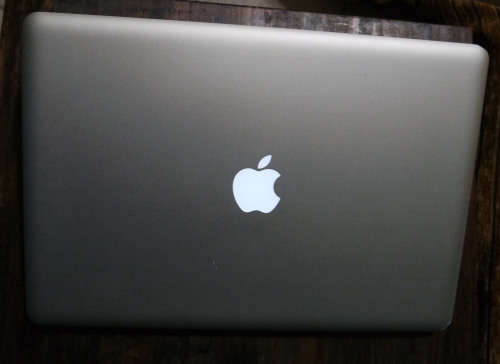 Macbook Pro i7 2.40GHZ, 500GB HDD, 4GB RAM