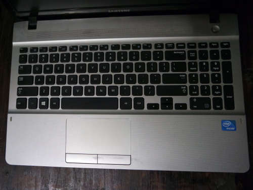 Samsung Notebook NP300E5E for Parts/Repair