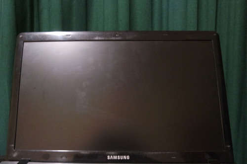 Samsung Notebook NP300E5E for Parts/Repair