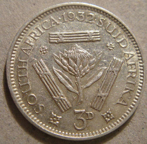 Tickey (3d) : 1932 : Extremely Fine : Catalogues at R1250.00