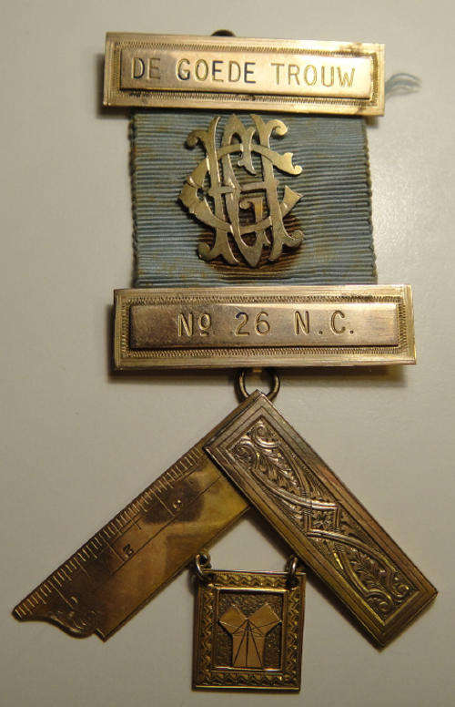 De Goede Trouw Freemasons 9ct GOLD Medal for period 1936 to 1937