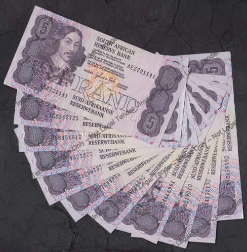 Eleven 1989 G. de Kock R5 notes in uncirculated condition