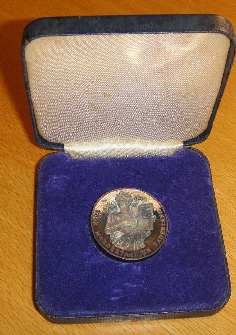 Sterling Silver Medal: Centenary of the Recognition of the Dutch Language (1882-1982)