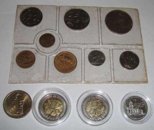 1977 Uncirculated Mint Pack of the Republic of South Africa plus other collectable coins
