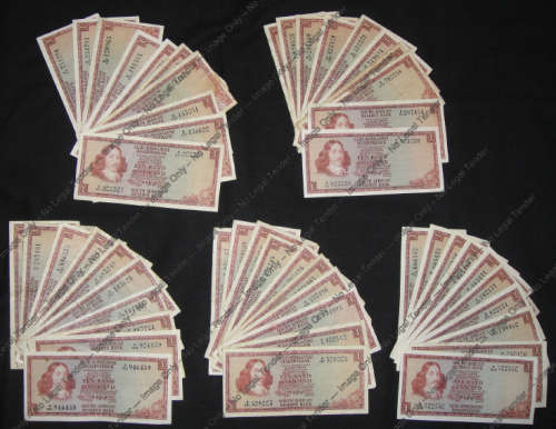 Fifty (50) TW de Jongh B-Series R1 banknotes of the 1970s