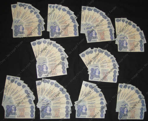 One Hundred (100) G de Kock R2 banknotes of the 1980s