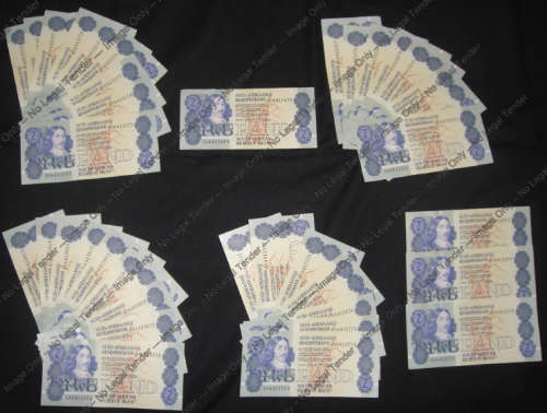Thirty-eight (38) UNCIRCULATED G de Kock R2 notes (all GH641) of 1984