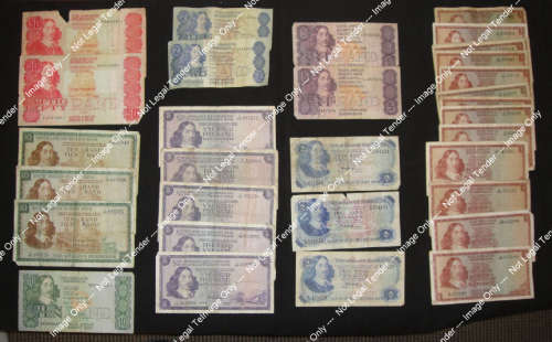 Republic of South Africa : Collection of 32 lower condition Jan van Riebeeck Bank Notes