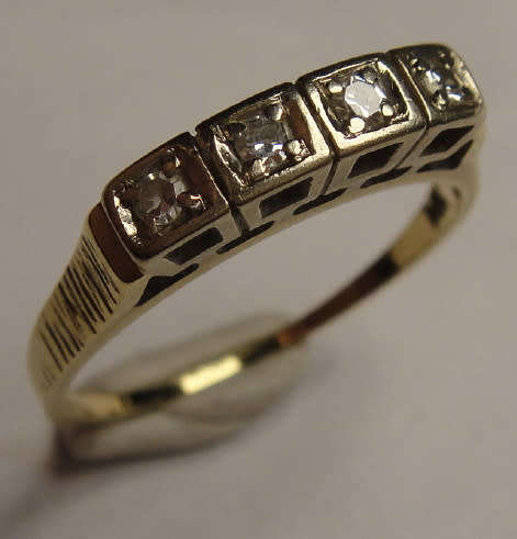 14ct Yellow GOLD Antique ring set with 4 Diamonds valued at R5 000