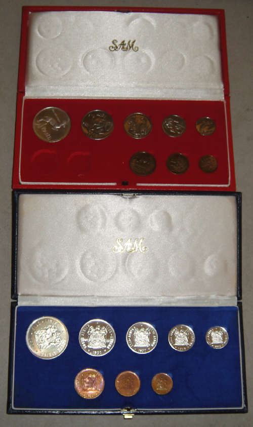 Republic of South Africa : 2 Short Proof Sets 1973 (Red Box) and 1977 (Blue Box)