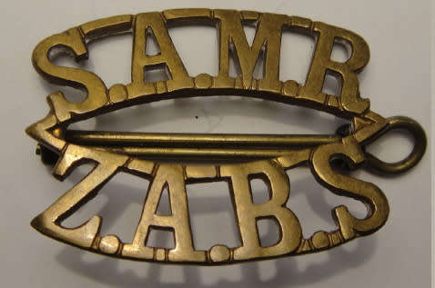 South African Mounted Rifles shoulder title, worn 1913-1926 (Owen 169)