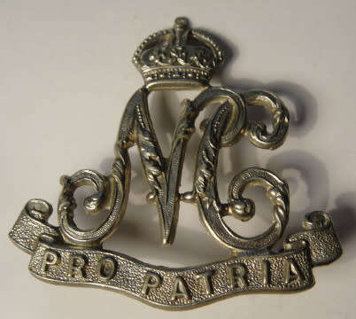 Natal Carbineers smasher hat badge, worn 1903-1935 (Owen 363)