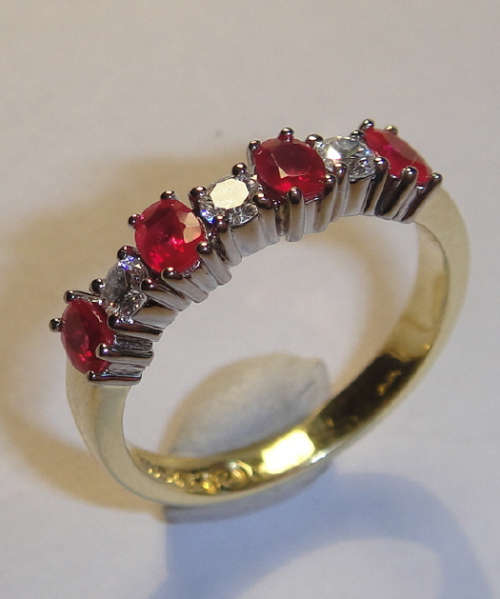 18ct Yellow & White GOLD Dress Ring set with 4 Rubies & 3 Diamonds (Valued at R20 000)