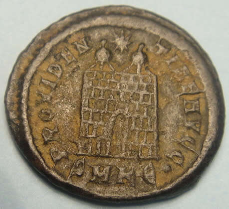 Constantine I the Great, 307-337 AD. Bronze Bollis, struck 324-325 AD at the Cyzicus Mint.