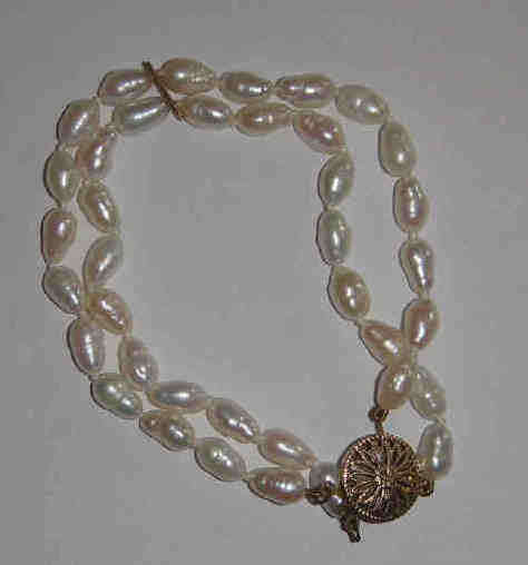 Double String White Rice Pearl Bracelet with Gold Plated Clasp (Valued at R500)