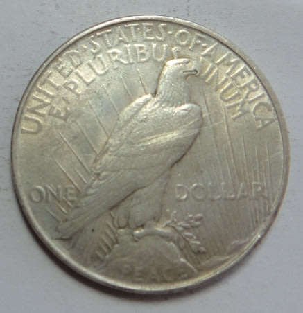 World SILVER CROWN-size Coins: USA Peace Dollar of 1922 (Philadelphia)