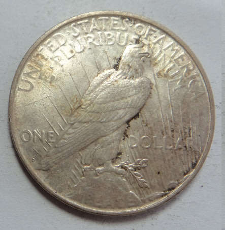 World SILVER CROWN-size Coins: USA Peace Dollar of 1922 (Denver)