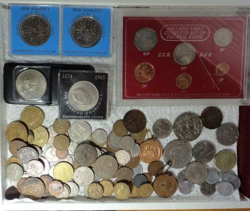Large Collections of World Coins including Britain Crown-size issues