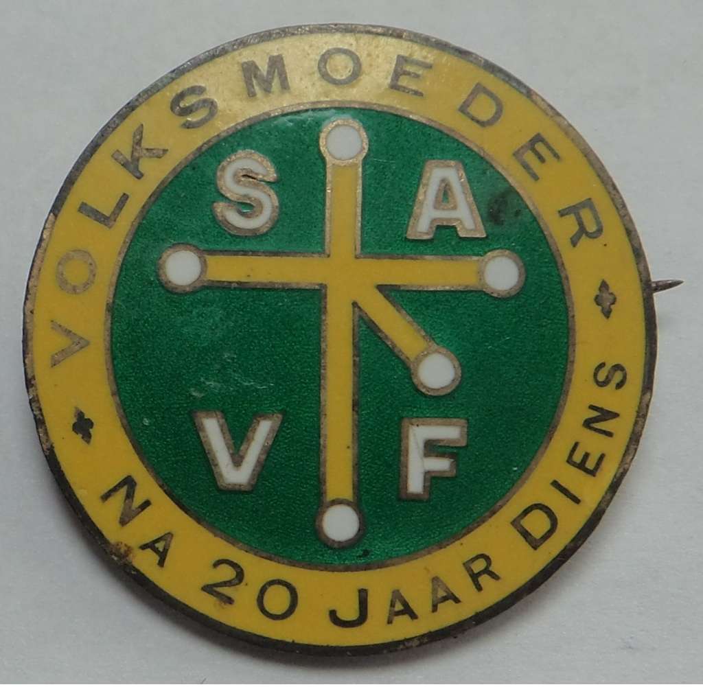 Sterling Silver Badge: Volksmoeder (SA Vroue Federasie) 16g 32 mm