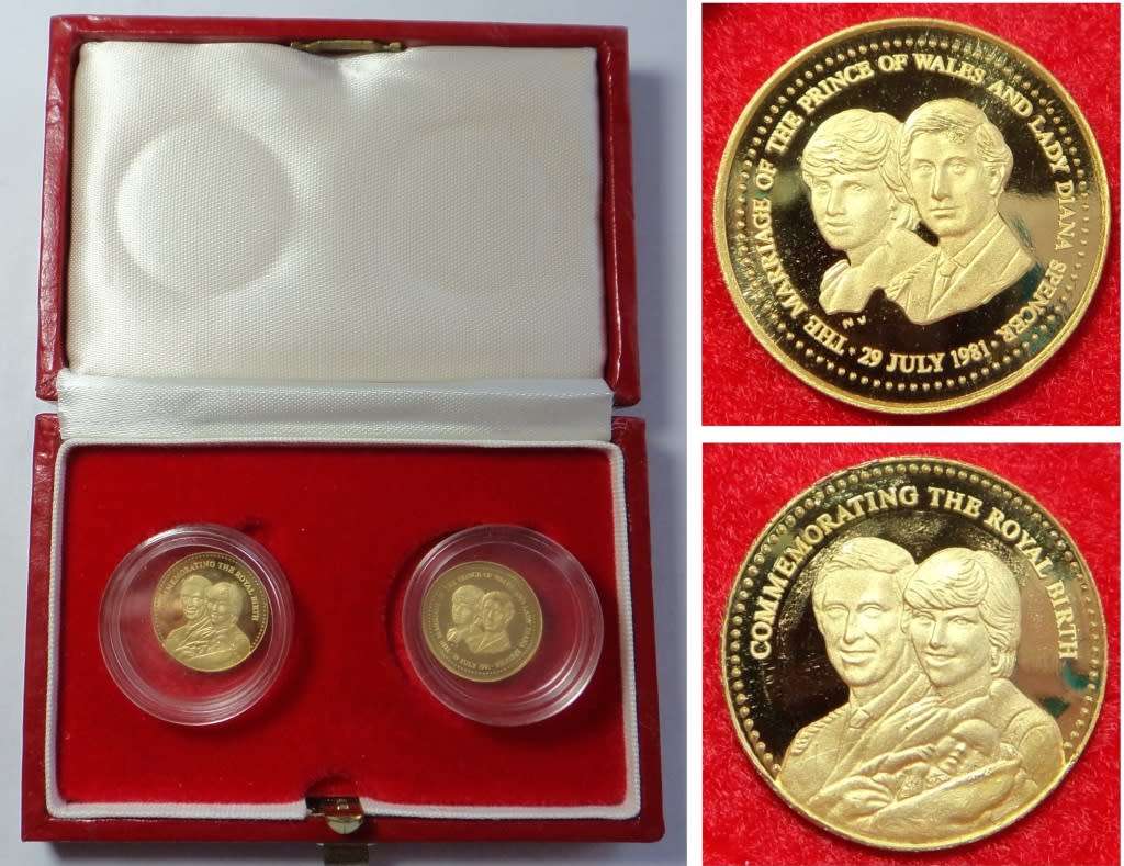 Two 22ct GOLD Proof Medals of the Royal Family by Pagliari