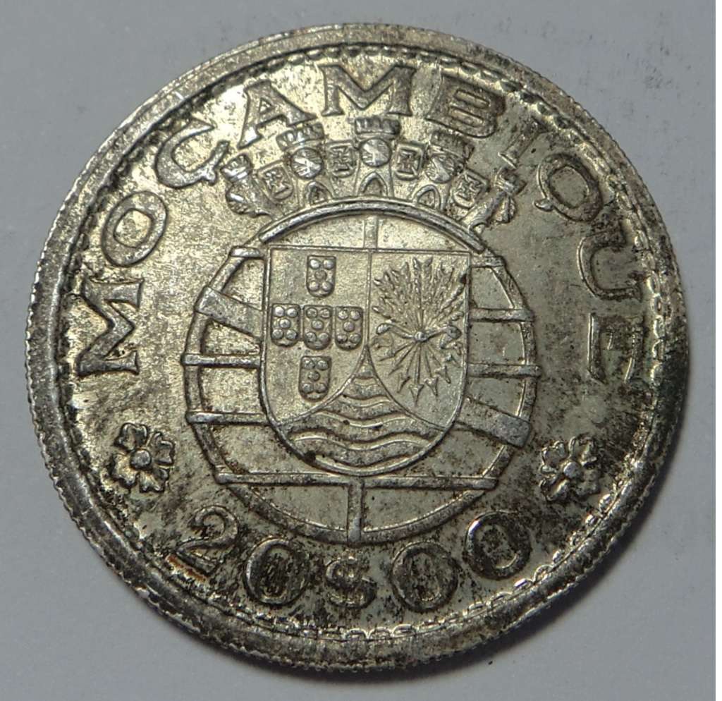 Colonial Mozambique: Silver 20 Escudos 1955