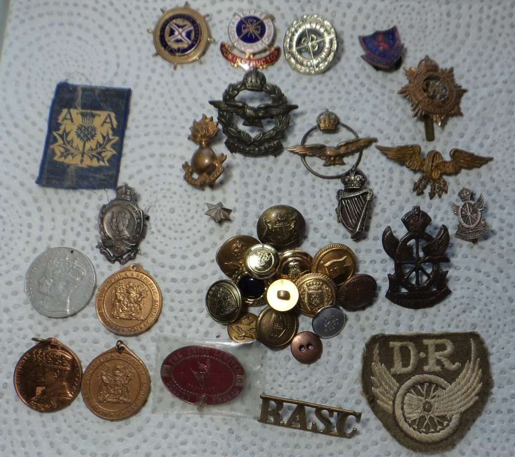 Collection of Military Badges, Buttons, Commemorative Medallions etc.