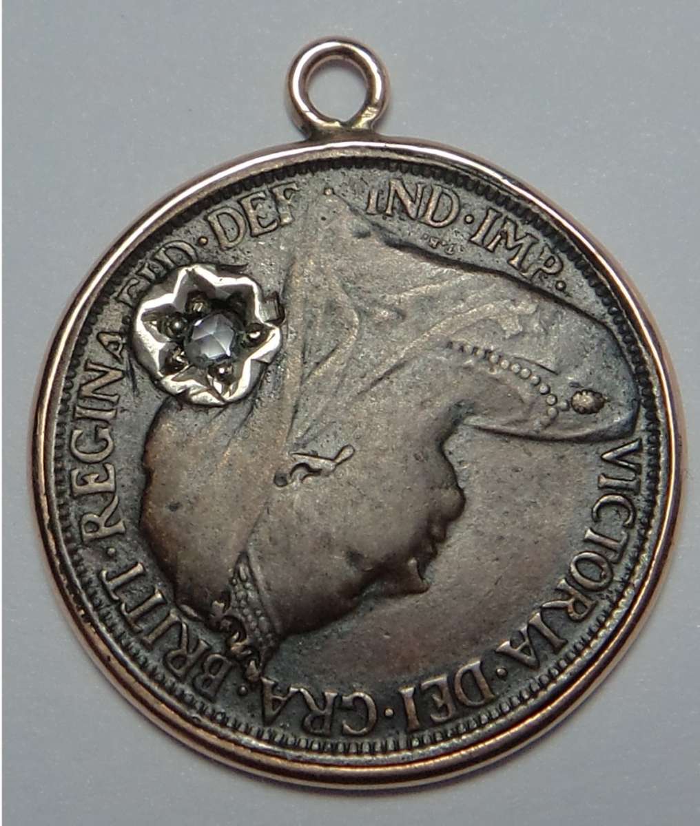 9ct Gold Frame set with 1897 Victorian Farthing & Diamond