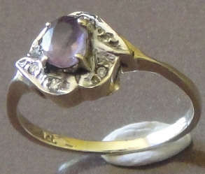 9ct GOLD RING set with AMETHYST and 6 x DIAMONDS ...