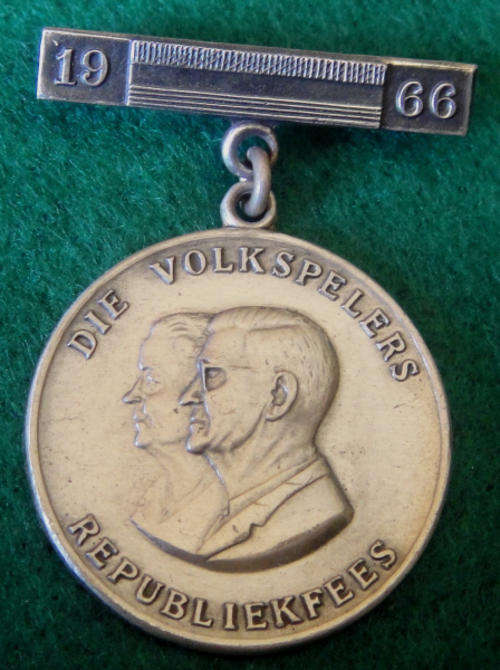 SOLID SILVER MEDAL: RSA fifth Year : Die Volkspelers Republiekfees: 1966