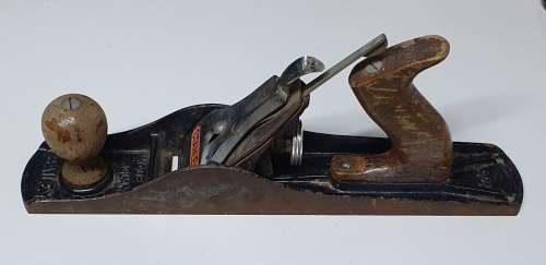 Vintage STANLEY BAILEY no.5 hand plane, made in England as per photo.