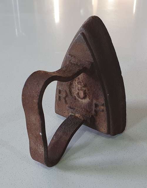 Vintage cast iron, coal stove clothing Sad Iron as per photo