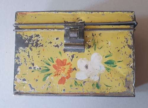 Vintage tin as per photos