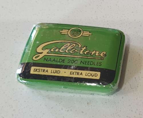 GALLOTONE tin with 200 extra loud needles still sealed as per photos