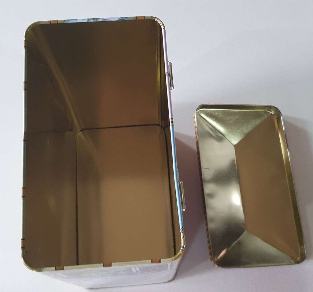 BEENO college tin as per photos