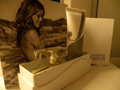 Jennifer Aniston perfume and body lotion gift set